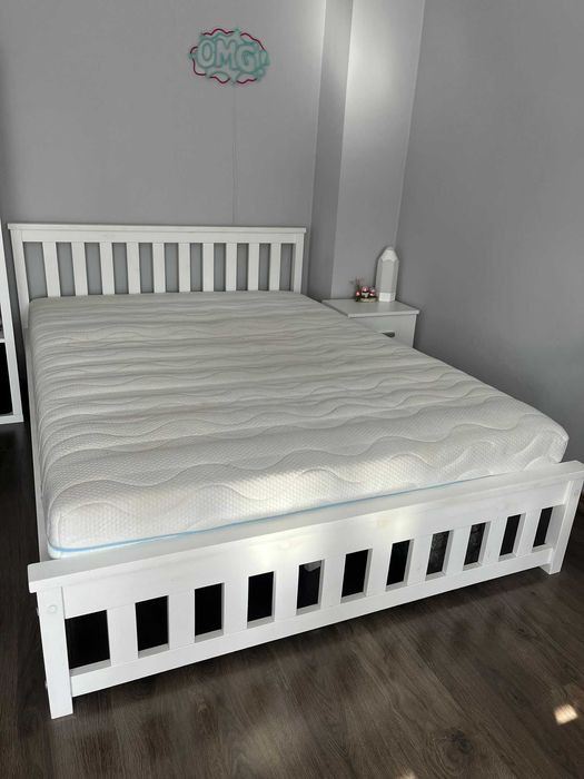 Łóżko z materacem 140/200