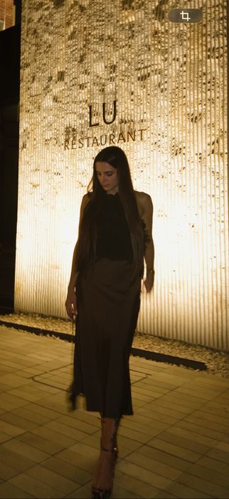 Атласна шоколадна спідниця