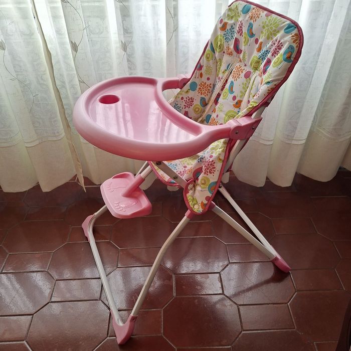 Cadeira de refeicao