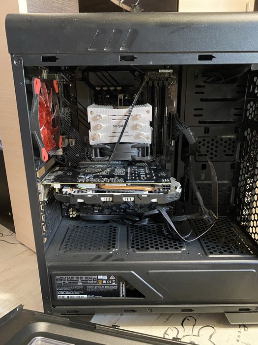 Компʼютер в доброму стані, монітор з клавіатурою у комплекті