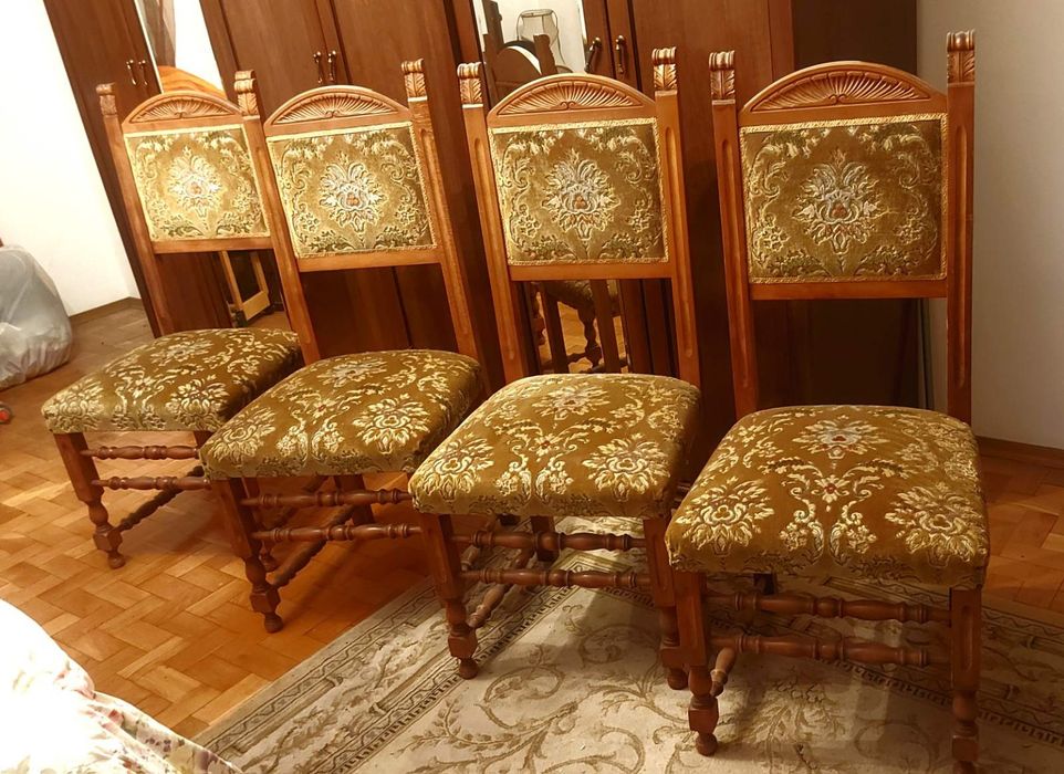 Продається 6 італійських стільців