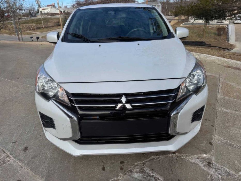 Mitsubishi Mirage ES      2021