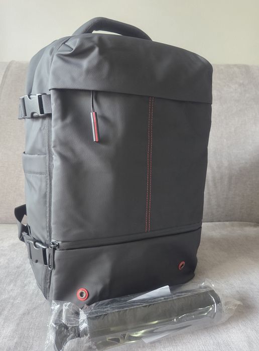 Mochila viagem com sistema de saco vácuo + bomba manual
- Sem uso, Novo
- tecido impermeável e bom acabamento 
- bolso principal com saco vácuo para m