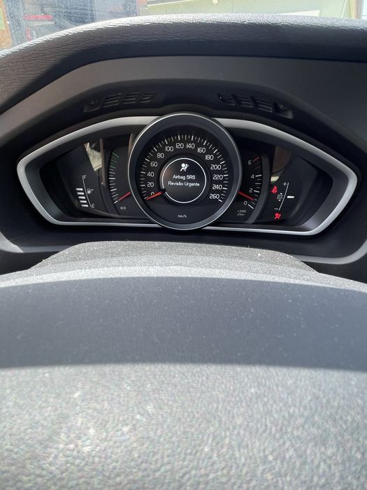 2019,Volvo V40,D3,Salvado