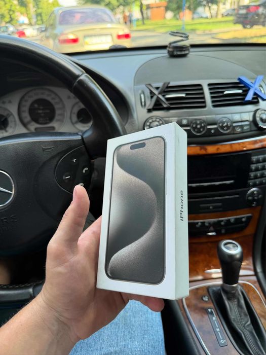 Продам Iphone 15 pro