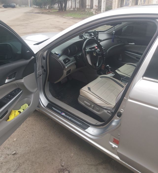 Продам  Honda accord 8