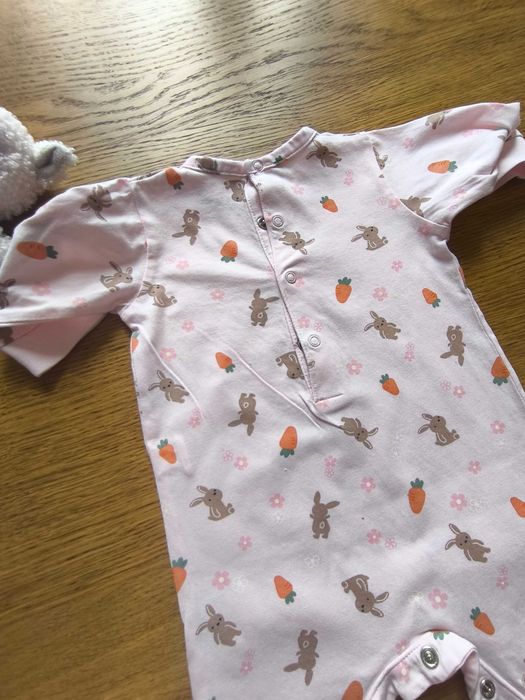 Piżamka pajacyk Tezenis marchewki króliczki