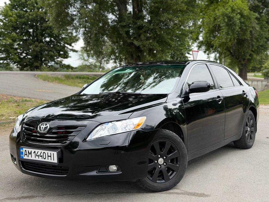 Продам Toyota Camry 3.5