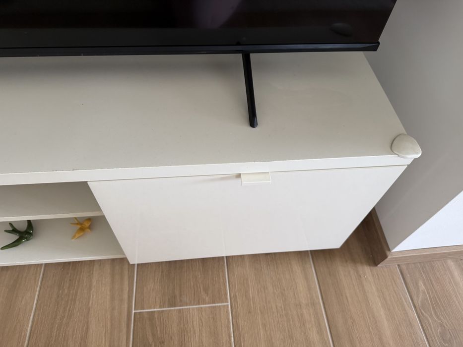 Móvel TV IKEA BYÅS branco brilho – muito bom estado