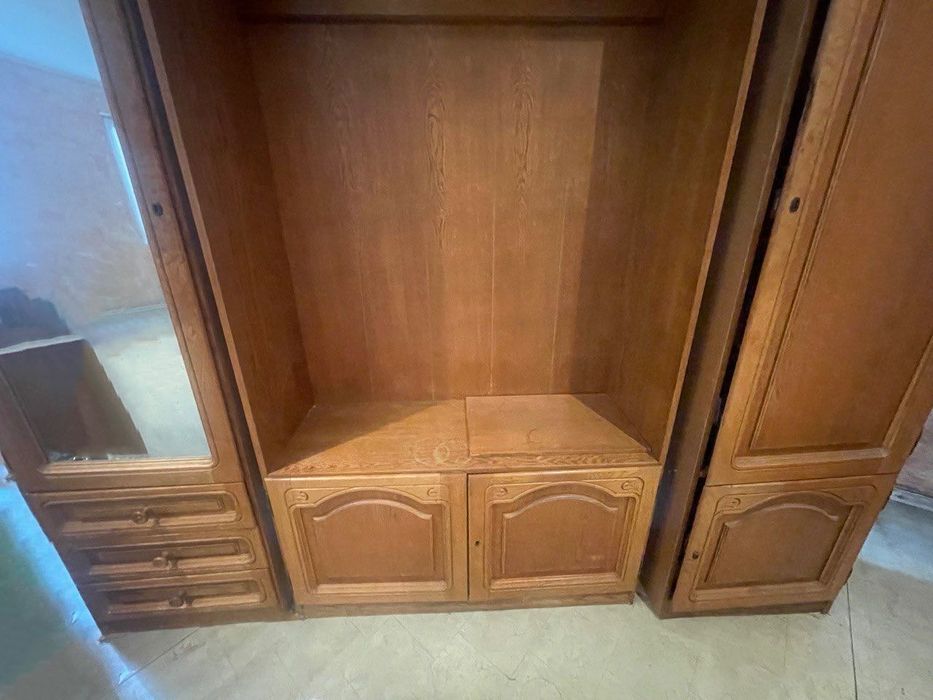 Гарнитур в прихожую дубовый