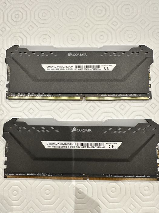 Corsair Vengeance RGB PRO 16GB (2x8GB) DDR4 3200MHz CL16