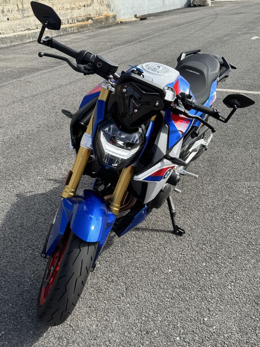 Bmw F900r de 2025