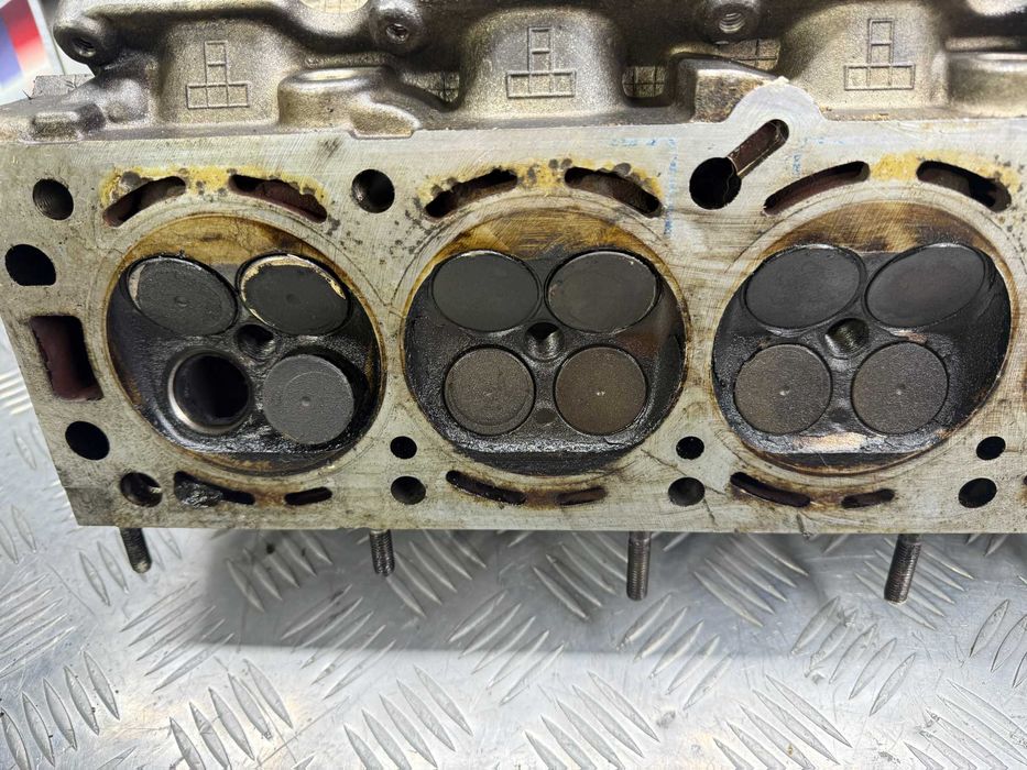 Головка блока цилиндров  ГБЦ Opel 2.0 16V X20XEV 90400173