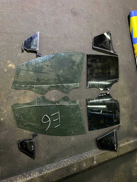 Стекло двери Volkswagen id 4