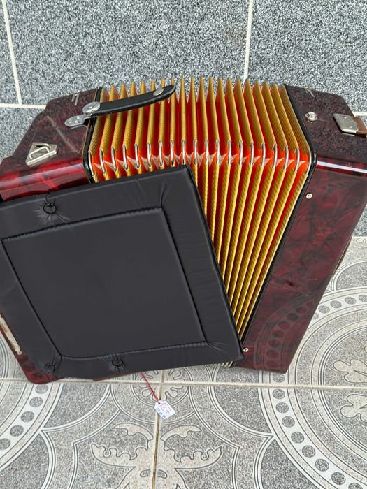 Concertina Hohner Norma III 3 Voz. Sol# Do# Fa#