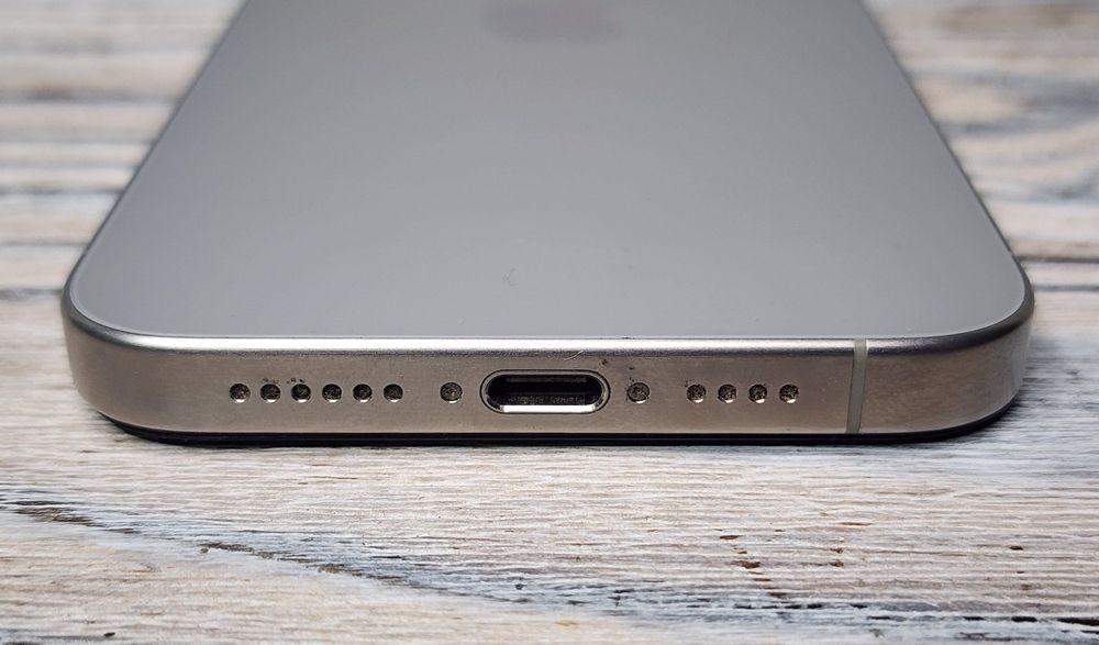 iPhone 15 pro max 256gb Natur eSIM 550$ магазин EmojieStore