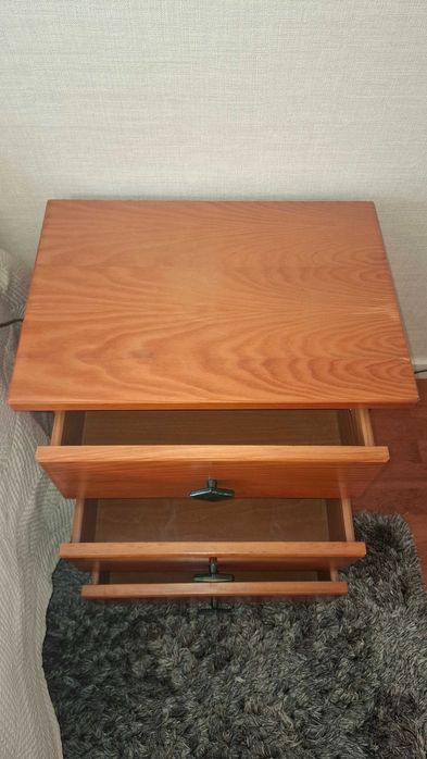 Conjunto madeira cama+mesas cabeceira+cómoda+espelho