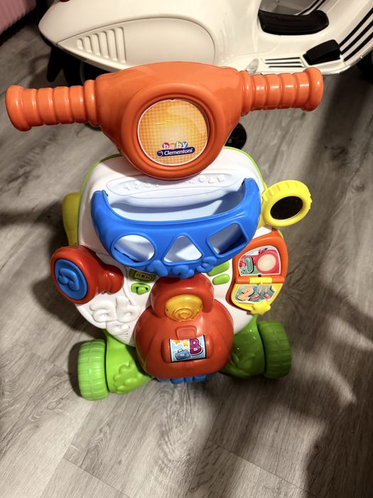 Andador  e brinquedo