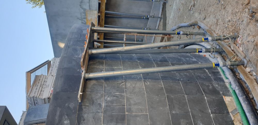 Parede em ardosia preta