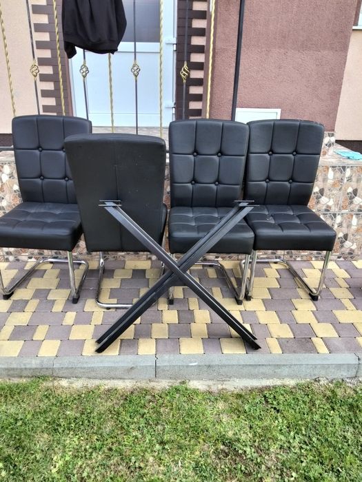 Продам стула з ножками