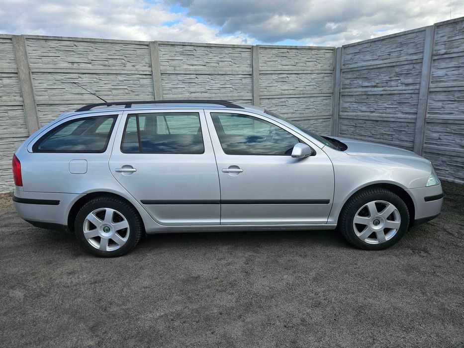 Skoda Octavia Elegance 1.6 MPI. Po Dużym Serwisie !!!