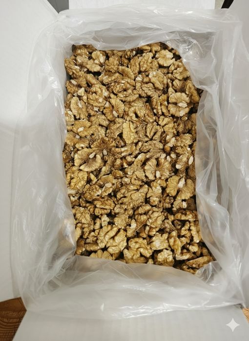 Orzechy włoskie łuskane, Łuszczone, połówki, Jasne