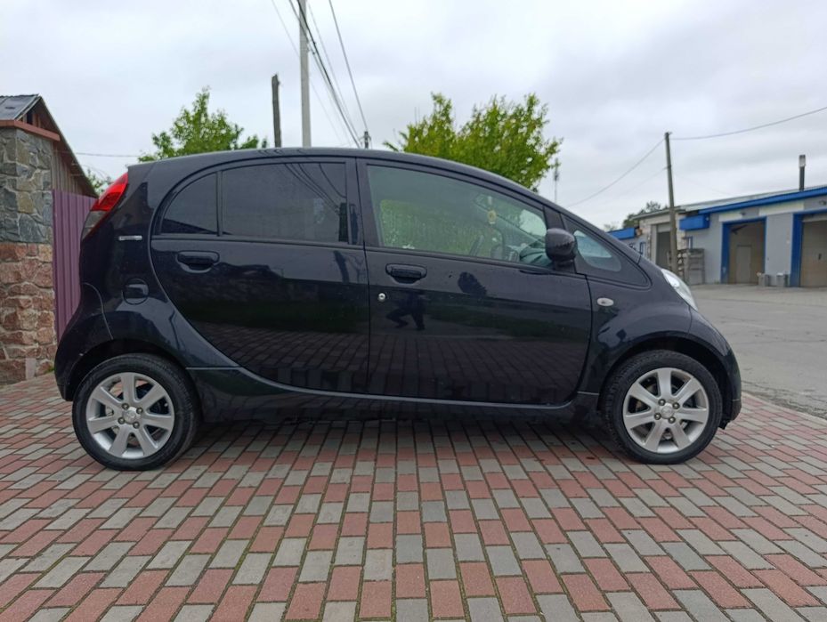 Peugeot iOn 2012 Електро