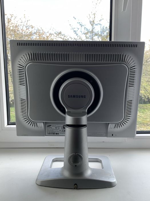 Монітор Samsung 214T