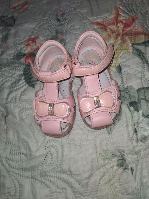 Продам босоножки