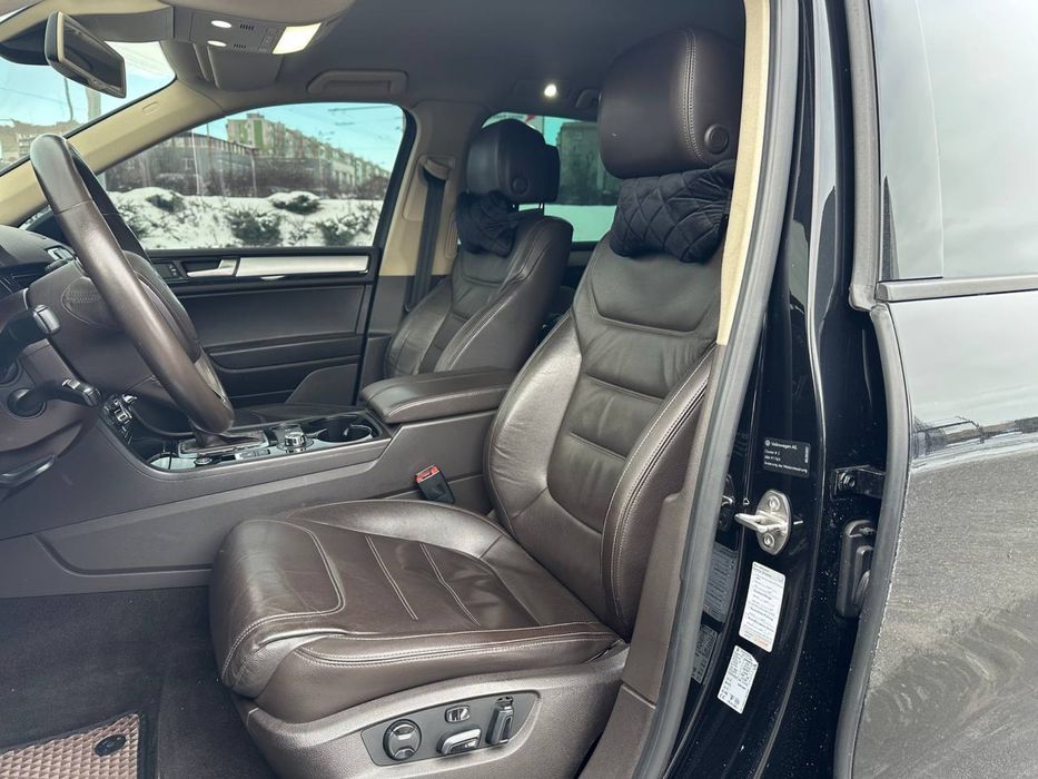 Продам Volkswagen Touareg 2013 3.0 дизель