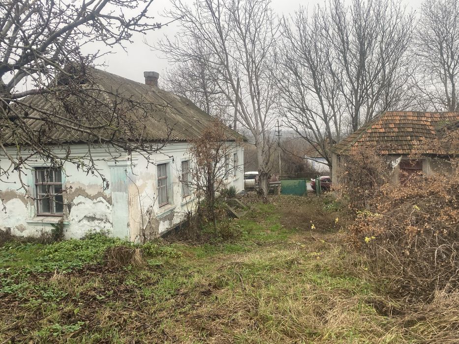 Будинок у Грушівці по центральній вулиці, можна під бізнес