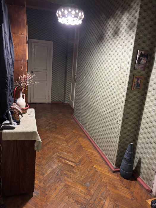 Пропонуємо вам в оренду 3х кімнатну квартиру в хорошому житловому стані!