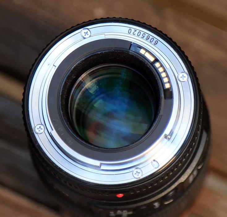 Canon EF 100mm f2.8 L macro