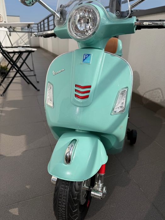 Skuter Elektryczny Vespa ( bardzo mało używany jak nowy )