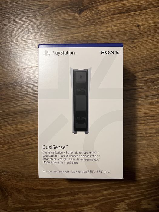 Зарядний пристрій для геймпада Sony DualSense Charging Station