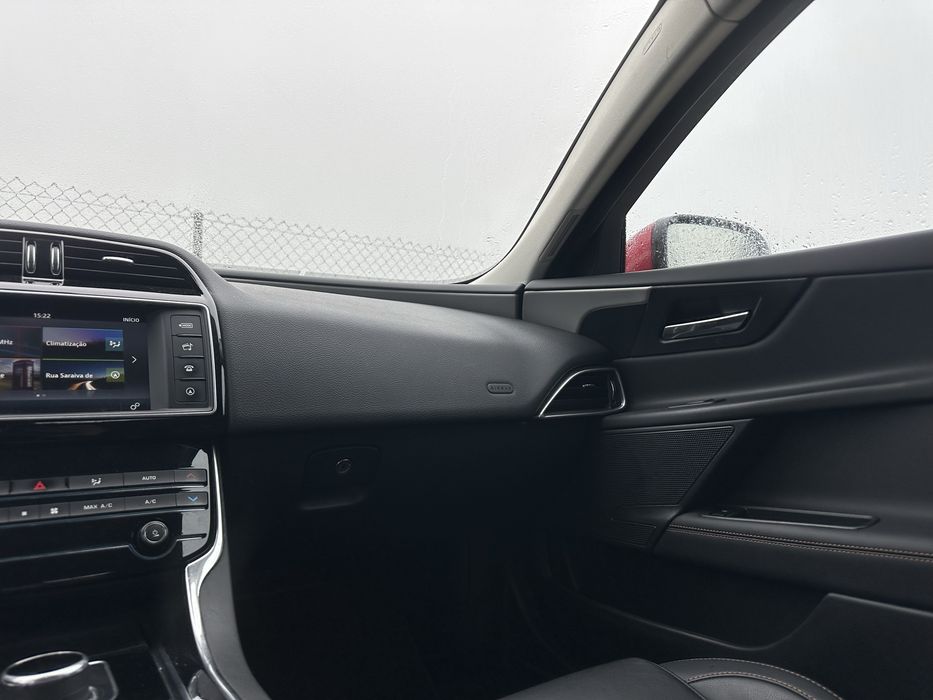 Jaguar XE 2.0D Prestige Caixa Automatica Aceito Retoma