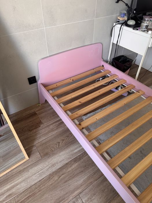 Cama com colchão de criança
