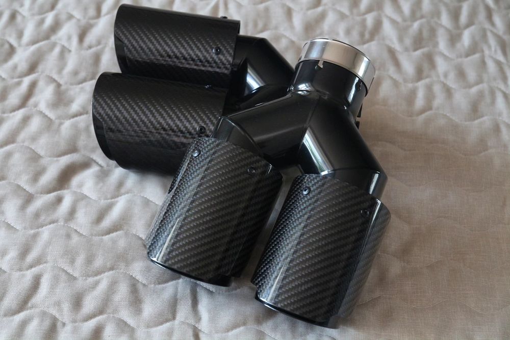 Насадки на глушник із справжнього карбона з глянцю чи мата Akrapovic