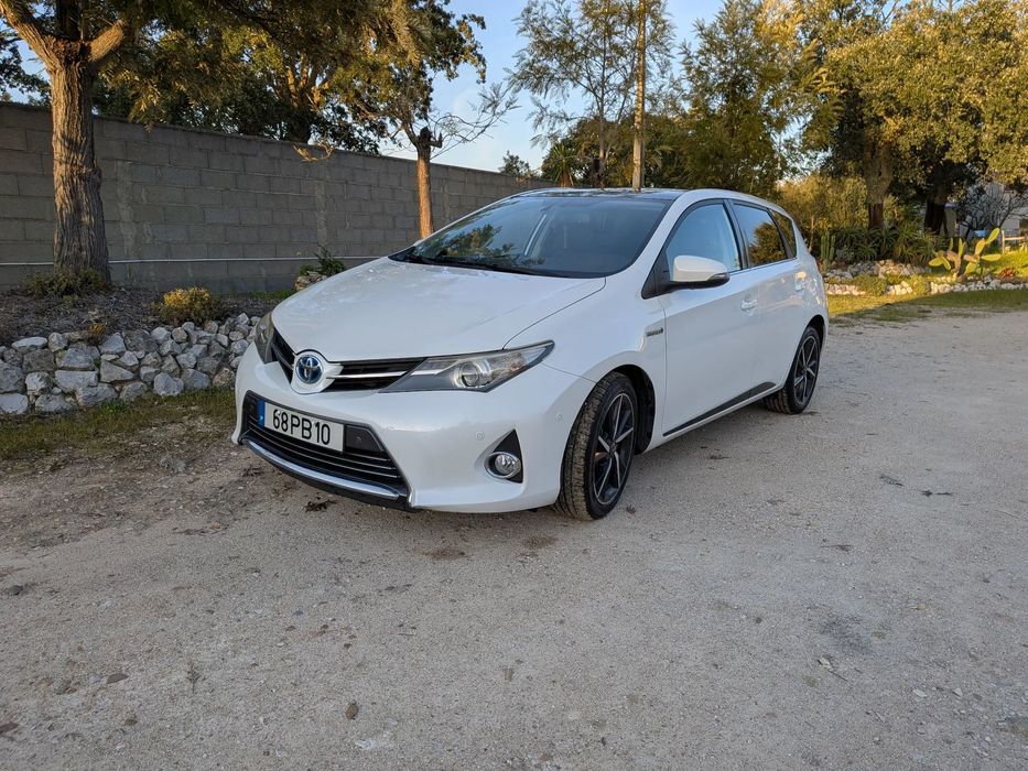 Toyota Auris 1.8 HSD Sport+Skyview +Navi