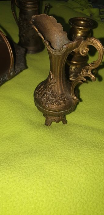 Várias peças antigas decorativas