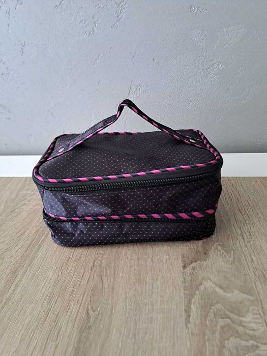 Kosmetyczka nowa