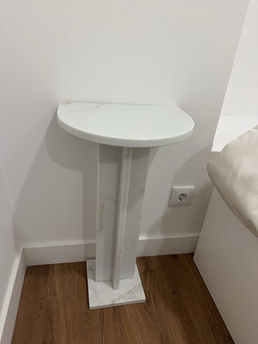 Mesa Apoio Mármore (feita por uma pedreira)