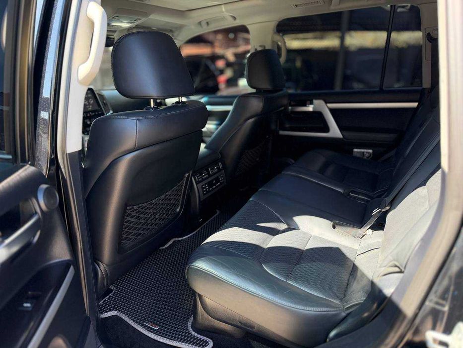 Toyota Land Cruiser 200