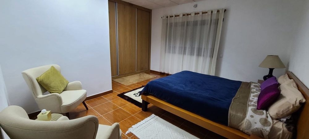 Arrenda-se T1 mobilado em quinta isolada na Serra Buarcos