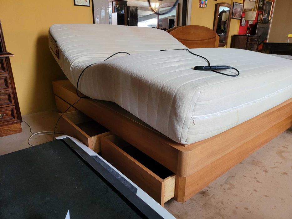 Excelente cama em madeira maciça com 4 gavetas64584263905794120