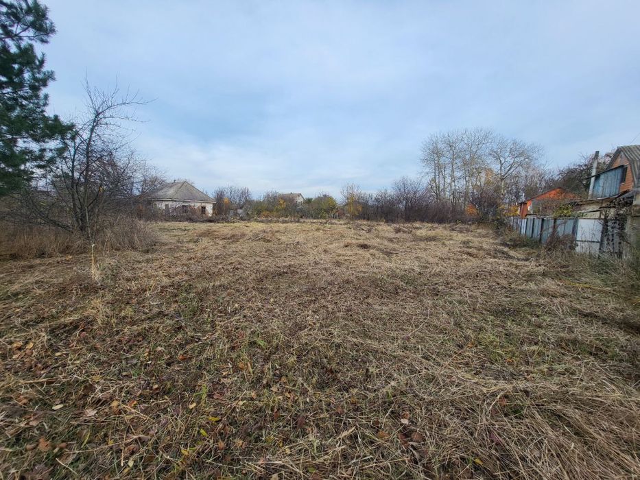 Будинок д ділянкою