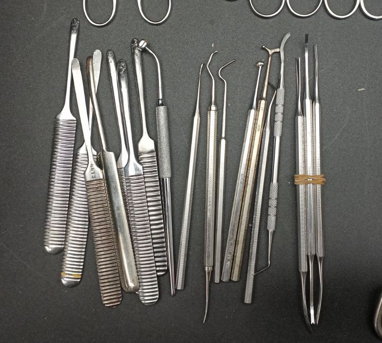 Інструменти стоматологічні ,медичні та зуботехнісні  бу.
