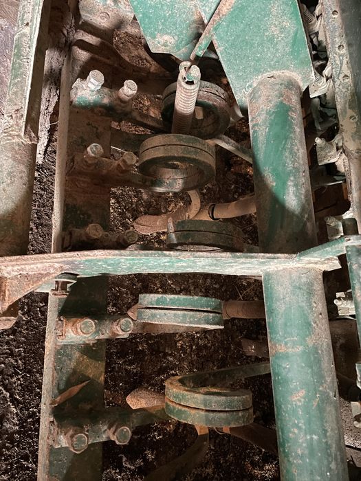 Semeador de cereal em linhas