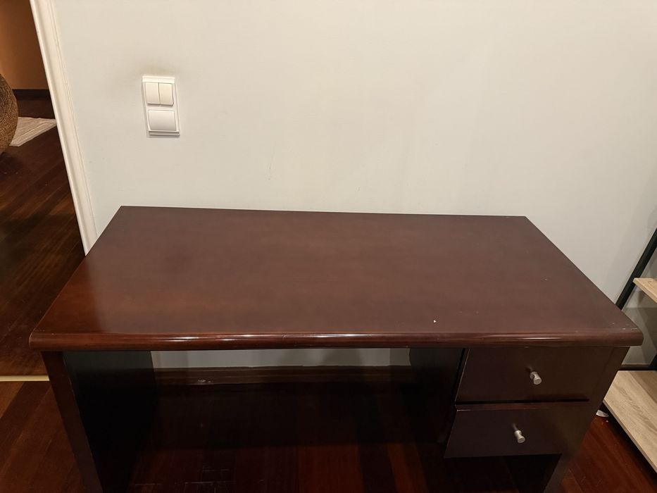 Secretaria em Madeira