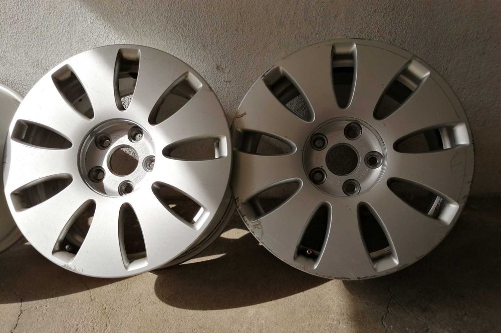 conjunto de 4 jantes de 16" da Audi